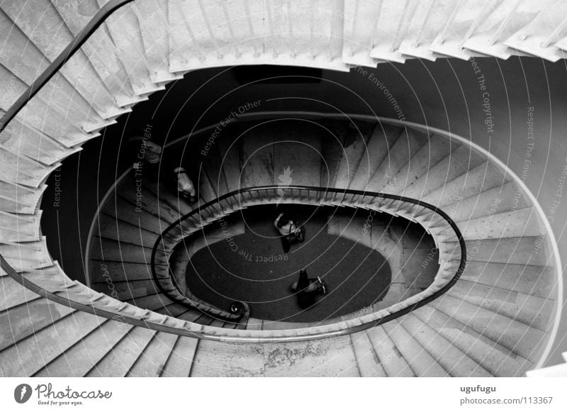 Anticlockwise Oval historisch stairs spiral black white steps down Oxford bird's eye view