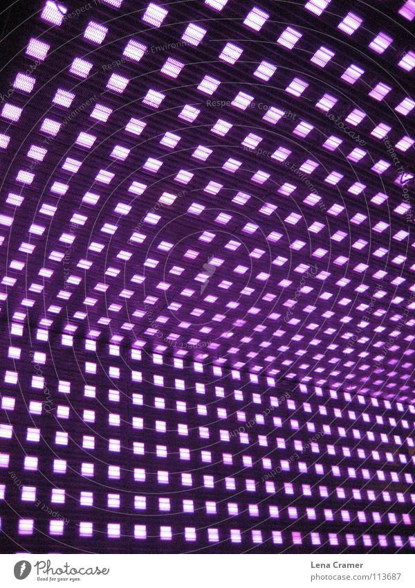 Auf der Reeperbahn Licht violett grell Lichtspiel spontan Nachtaufnahme Farbe vieloett Deutschland Reaktionen u. Effekte Kästchen