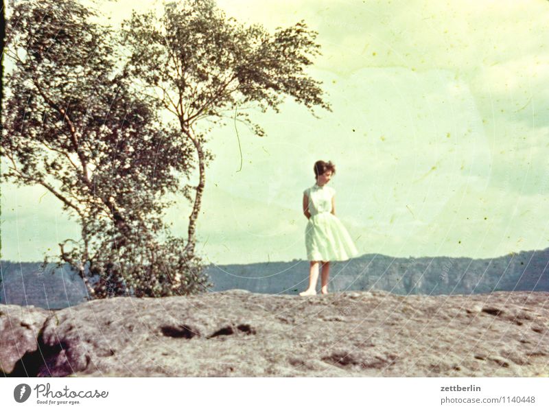 Ursel, Sächsische Schweiz, 1958 Sachsen Frau Junge Frau wandern Ferien & Urlaub & Reisen Vergangenheit Fünfziger Jahre Sechziger Jahre Mensch Einsamkeit einzeln