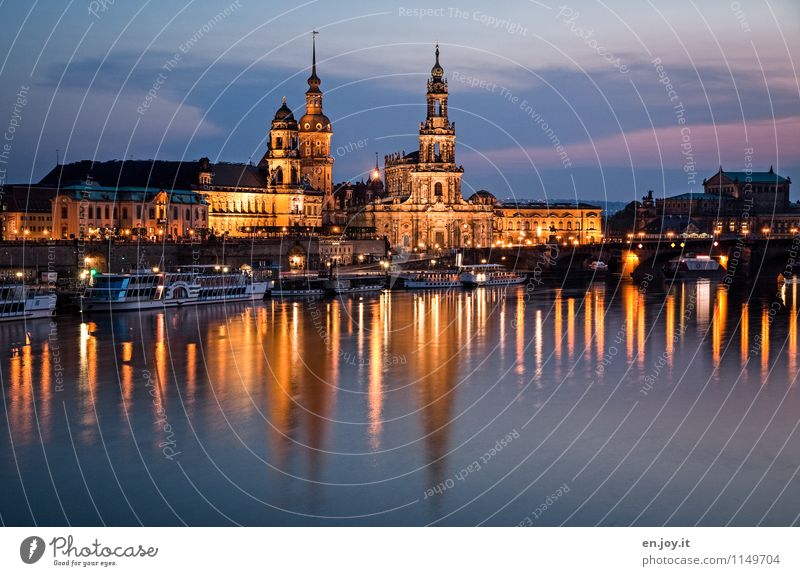 täuschende Ruhe Ferien & Urlaub & Reisen Tourismus Ausflug Sightseeing Städtereise Nachtleben Nachthimmel Fluss Elbe Dresden Sachsen Deutschland Stadt Altstadt