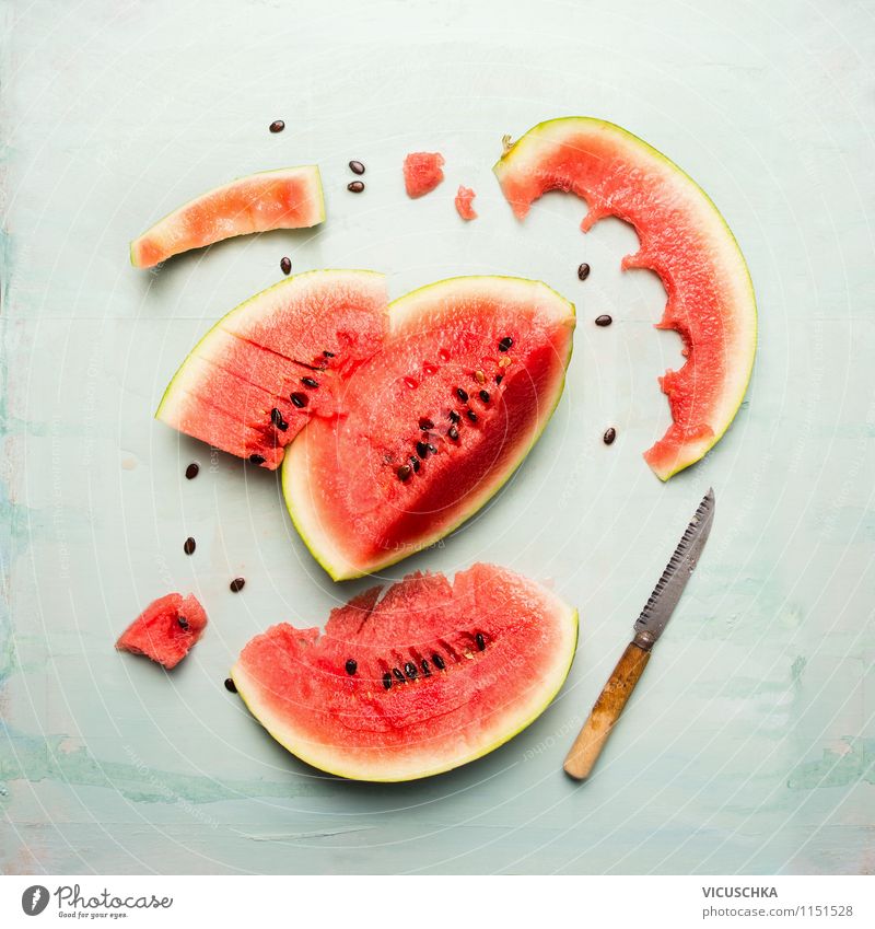 Wassermelone mit Messer Lebensmittel Frucht Dessert Ernährung Frühstück Bioprodukte Vegetarische Ernährung Diät Saft Stil Design Gesunde Ernährung Sommer Tisch