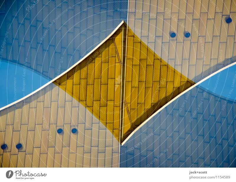 Doppel-Gold Architektur Berliner Philharmonie außergewöhnlich gold Einigkeit Design innovativ Surrealismus Symmetrie Irritation Doppelbelichtung