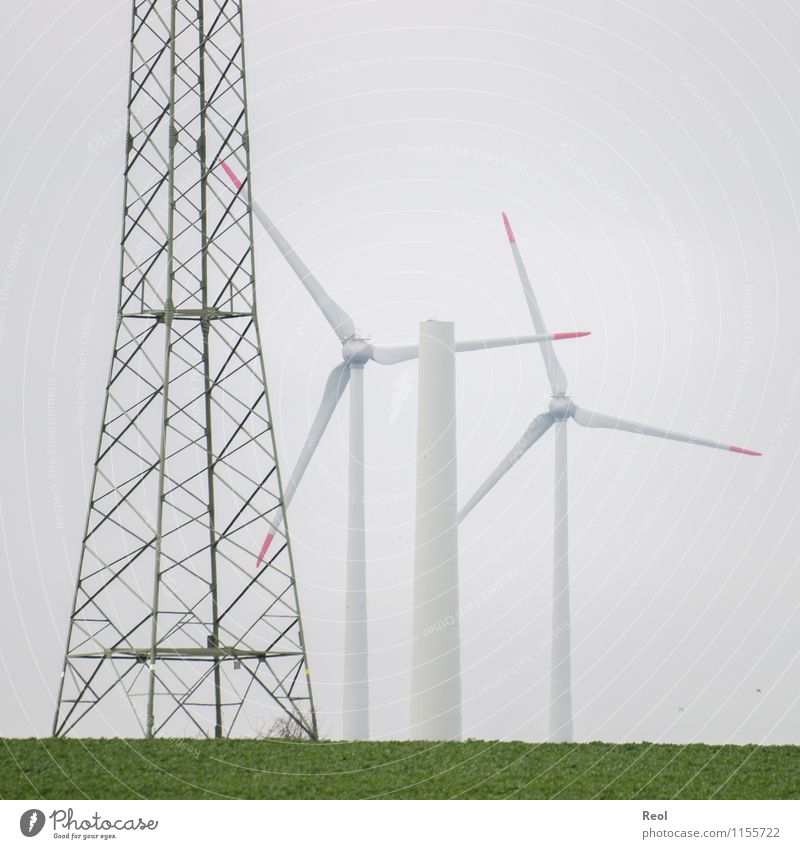 Energiewende Fortschritt Zukunft Energiewirtschaft Erneuerbare Energie Windkraftanlage Wiese Feld grün weiß bleich Baustelle bauen errichten Rotor Turm