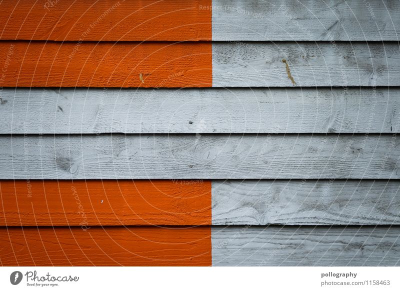 wand Holz Zeichen Graffiti Kommunizieren Konkurrenz Kontrolle Stimmung Wand Holzwand Holzbrett orange grau Farbfoto Gedeckte Farben Außenaufnahme Nahaufnahme