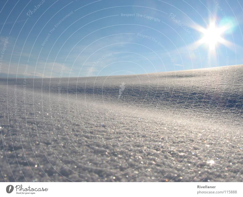 Winterlandschaft Schneelandschaft Wolken kalt glänzend Landschaft Sonne Himmel Schneeperlen Eis sanft