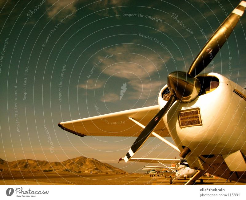 Flugzeug Maschine Propeller Ferien & Urlaub & Reisen Ferne Erholung Freizeit & Hobby fliegen Wüste