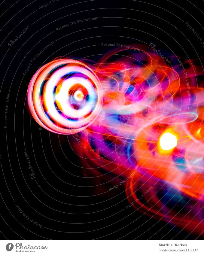 Komet III Licht Lichtspiel Lichterkette Stativ Langzeitbelichtung Strahlung Kurve Bilanz Statistik Verlauf Spuren tief Geschwindigkeit kreisen Konjunktur
