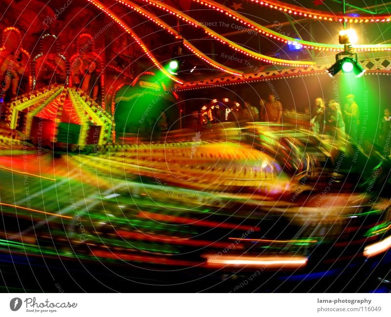 PARTY ON! Jahrmarkt Frühlingsfest Attraktion Karussell Licht Glühbirne Neonlicht mehrfarbig glänzend Fahrgeschäfte Auto-Skooter Geschwindigkeit Aktion Schwung
