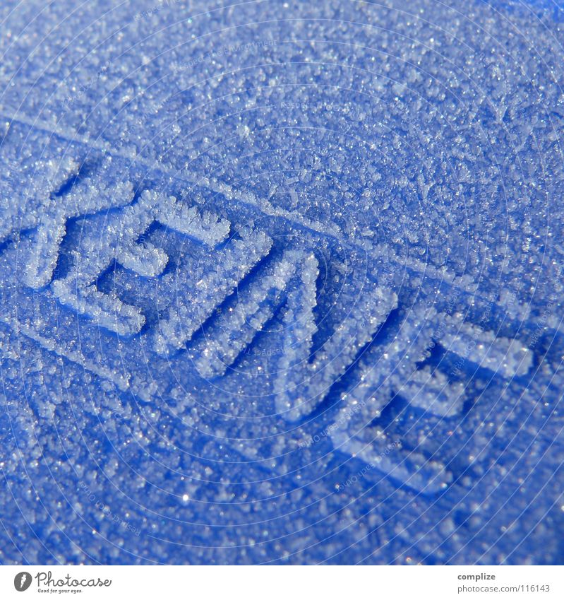 heiße Asche einfüllen Winter Schnee Eis Frost Schriftzeichen Linie kalt blau Müllbehälter Raureif Grad Celsius Minusgrade Müllabfuhr Müllmann Nordpol 2008