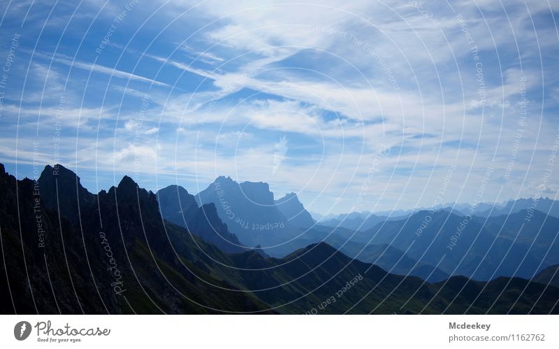 Hoch hinaus Umwelt Natur Himmel Wolken Sonne Sommer Schönes Wetter Alpen Berge u. Gebirge Gipfel leuchten außergewöhnlich fantastisch gigantisch Unendlichkeit