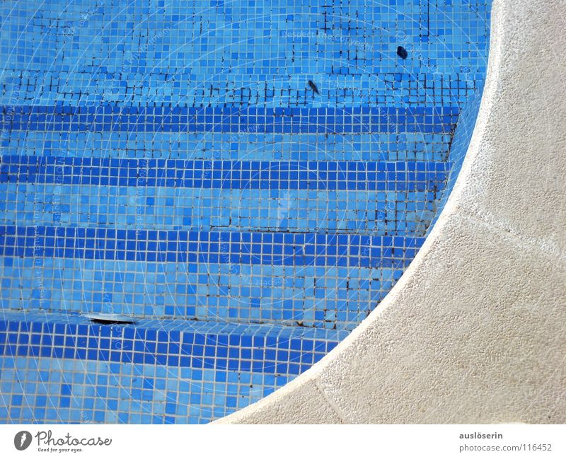 Pool Schwimmbad Mallorca Ferien & Urlaub & Reisen nass Am Rand Wasser Detailaufnahme blau Treppe Bogen Strukturen & Formen