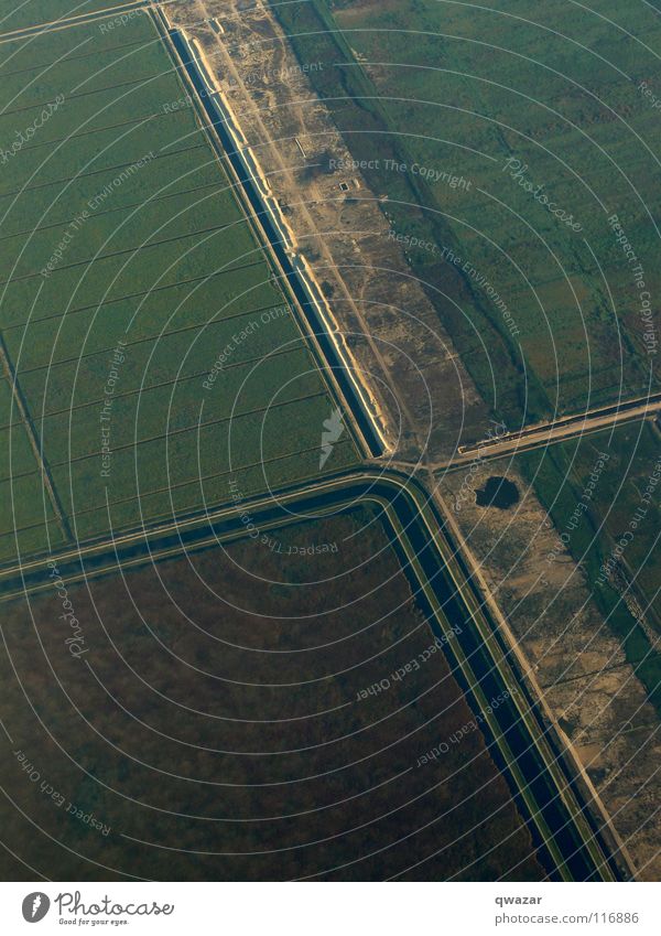 landscape Ernährung fields irrigation air airplane from above water growing geometry