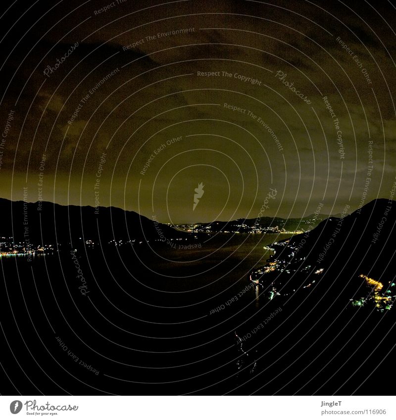 N8schicht dunkel Nacht Dämmerung Mitternacht Nachtwache Schichtarbeit See Italien Nachtlicht Nachthimmel Wolken Promenade Berge u. Gebirge des nächtens