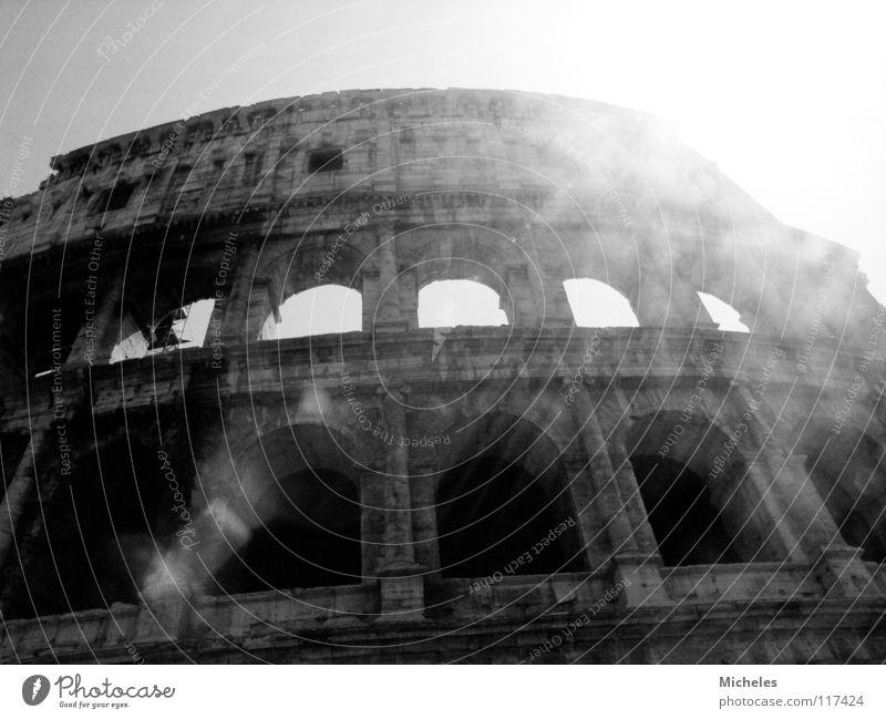 Rom Italien Fenster Ferien & Urlaub & Reisen dunkel Koloseum Sonne Schatten Römer..