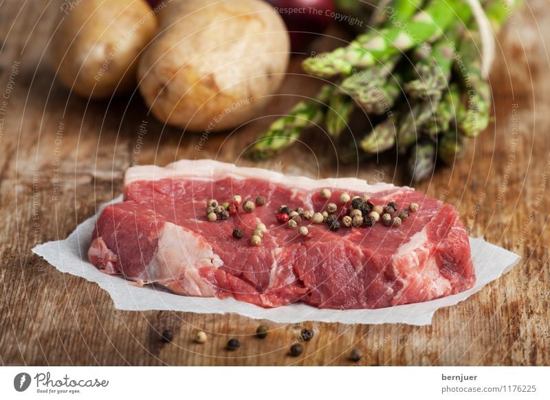 Abendesssenbastelset Lebensmittel Fleisch Gemüse Ernährung Bioprodukte frisch Gesundheit Billig gut braun grün rot Ehrlichkeit authentisch Steak Rindersteak