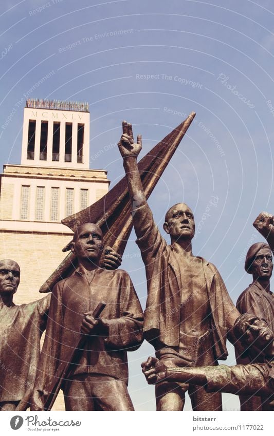 Buchenwaldschwur Mann Erwachsene Hand Menschengruppe Kunstwerk Skulptur alt bedrohlich frei historisch stark Wut blau braun Tapferkeit Mut Schutz Solidarität