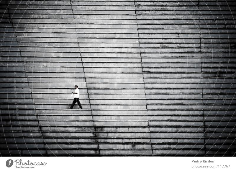 home alone Brasilien Schwarzweißfoto pedrokirilos bw black white stairs stadium man Single walk walking juizdefora football tupi blue