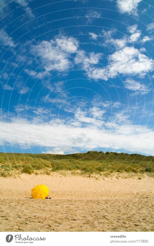 wann wird's wieder sommer?? Sylt Sommer gelb Strand Wolken Gras Regenschirm Meer Ferien & Urlaub & Reisen Sonne Sand Himmel blau Stranddüne Wetterschutz Nordsee