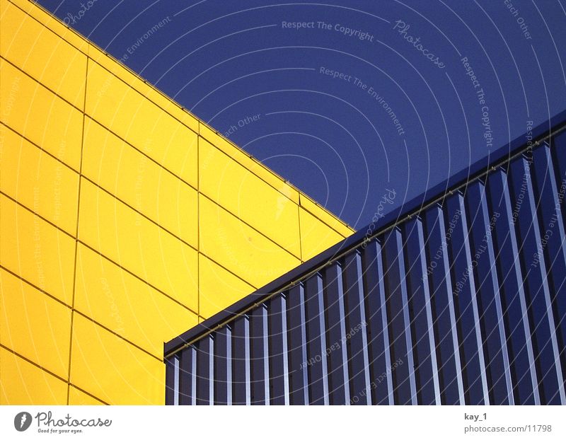 Diagonal-Welt Möbelkaufhaus diagonal gelb Architektur ikea blau Linie