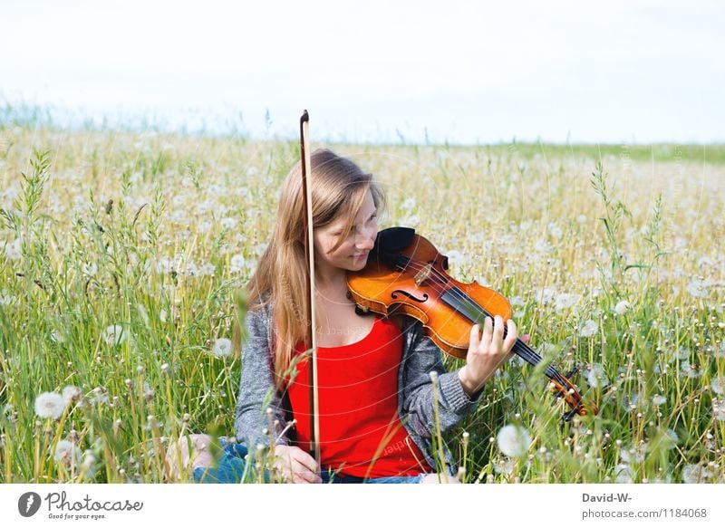Kunst & Natur Leben harmonisch Wohlgefühl Zufriedenheit ruhig Freizeit & Hobby Spielen Mensch feminin Junge Frau Jugendliche Erwachsene 1 Künstler Musik Konzert