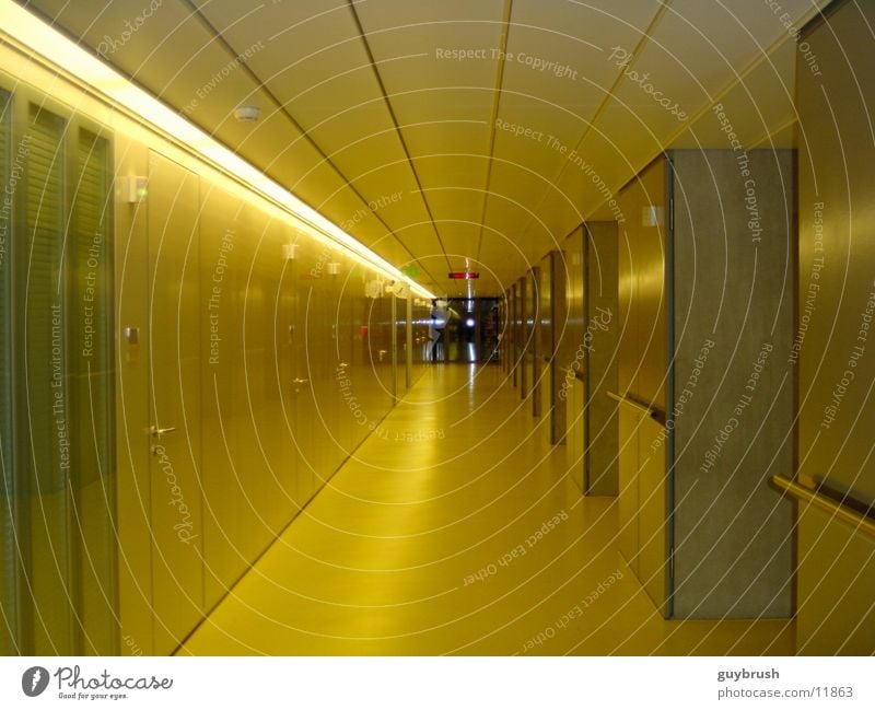 corridor Flur Krankenhaus gelb Architektur Gang