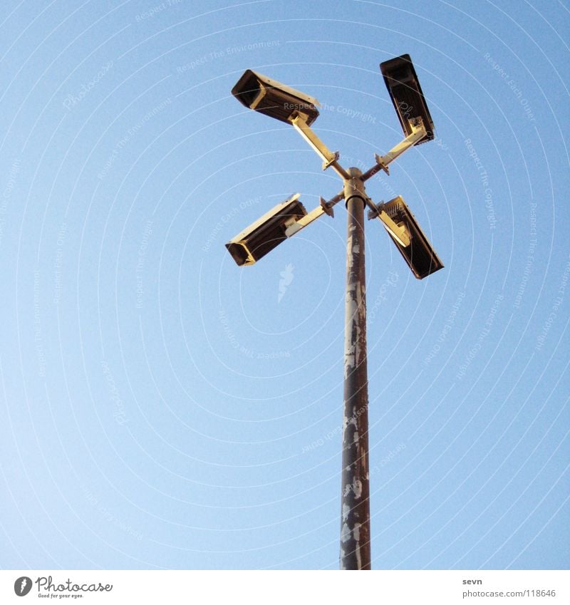 Big Brother Überwachung senden Video Sicherheit Medien gefährlich Macht Fotokamera Überwachungsstaat Broadcasting