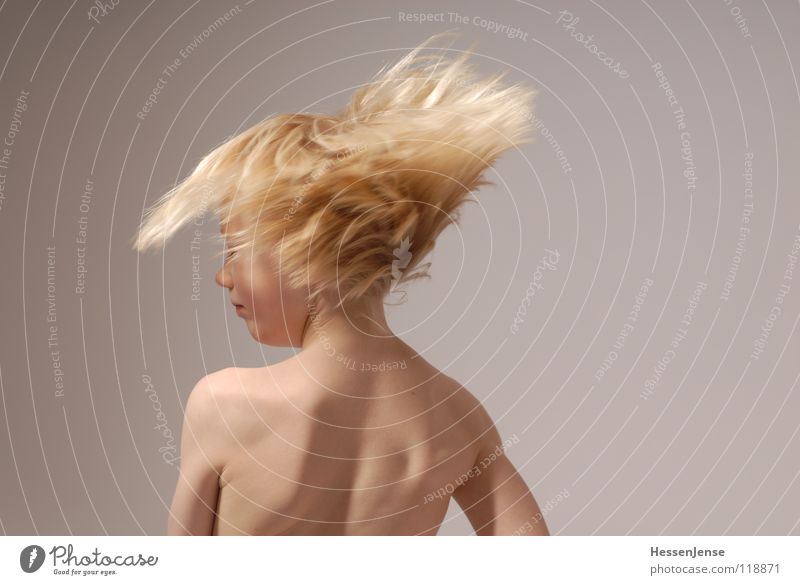 Haare 5 blond Oberkörper Geschwindigkeit Gefühle Eile Ärger Bewegung Hass Freude Haare & Frisuren stark Schwäche Wut schön Energiewirtschaft Hin her Glück