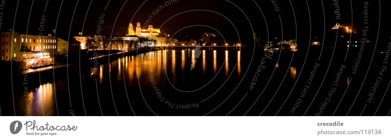 Passau @ night Bayern Stadt Niederbayern Katholizismus fließen Reflexion & Spiegelung Promenade dunkel Nacht hell Panorama (Aussicht) Gotteshäuser Brücke