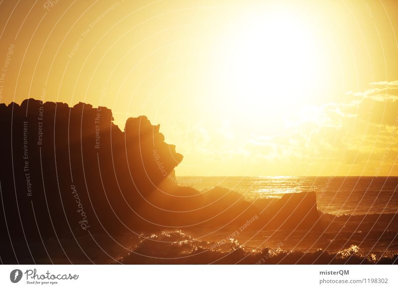 Golden Cliffs. Umwelt Natur Landschaft Abenteuer ästhetisch Zufriedenheit Küste Felsvorsprung Meer Sonnenuntergang Sonnenlicht Sonnenstrahlen Sonnenbad