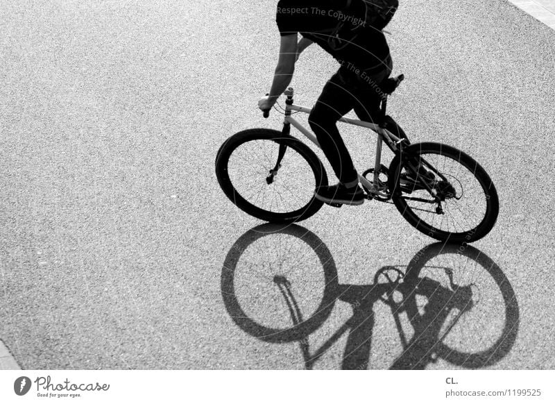 rumfahren sportlich Freizeit & Hobby Sport Fahrradfahren Mensch maskulin Junger Mann Jugendliche Leben 1 Verkehr Verkehrsmittel Verkehrswege Straßenverkehr