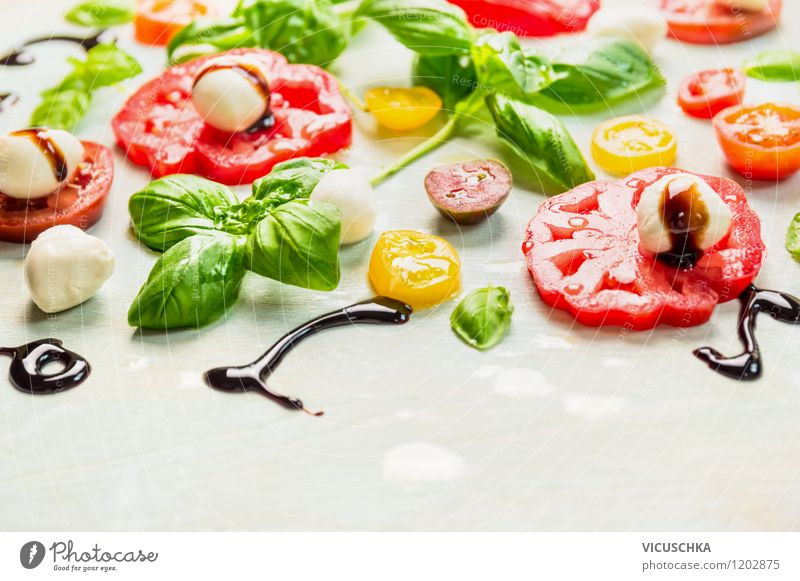 Appetit auf Sommer: Tomaten und Mozzarella Lebensmittel Gemüse Kräuter & Gewürze Öl Ernährung Mittagessen Bioprodukte Vegetarische Ernährung Diät