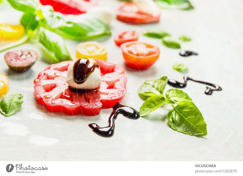 Tomaten mit Mozzarella und Balsamico Essig Lebensmittel Gemüse Kräuter & Gewürze Öl Ernährung Mittagessen Bioprodukte Vegetarische Ernährung Diät