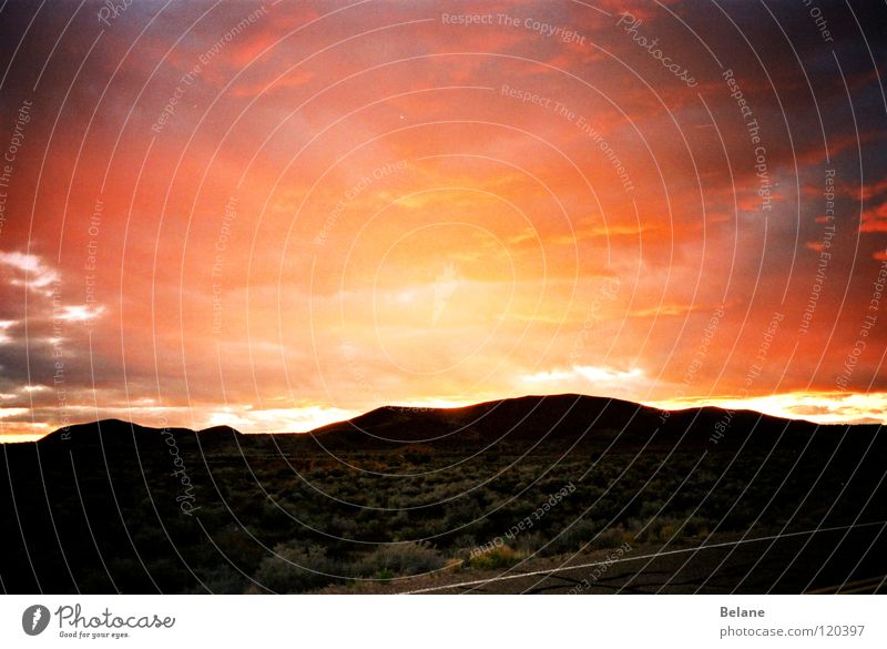 Sonnengemetzel Sonnenuntergang rot Dämmerung Unwetter Himmelskörper & Weltall Regen Wüste Wetter