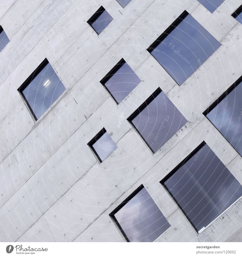 quadratisch, praktisch, gut. Design Haus Gebäude Beton Quadrat Fenster Aussicht graphisch Raum Stil Geschmackssinn kalt Reflexion & Spiegelung sehr wenige schön