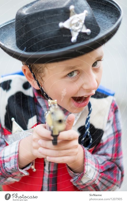 392 [halt!] Freude Spielen Kinderspiel Polizist Wilder Westen Cowboys und Indianer Wohnung Entertainment Kindererziehung Kindergarten Junge Kindheit 1 Mensch