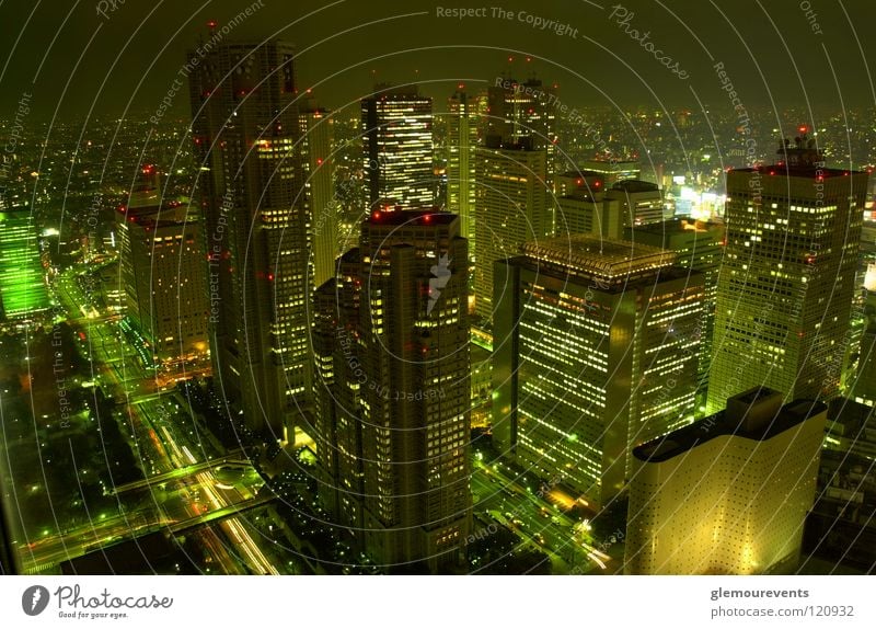 Wolkenkratzer in Japan Hochhaus Nacht Stadt Tokyo Park Hyatt Tokyo Abend Licht Future modern wirklich