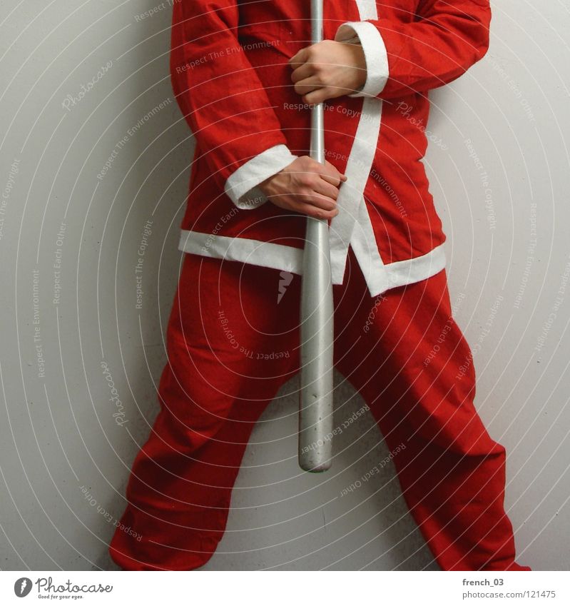 Wart ihr alle brav? festlich Feiertag Weihnachtsmann rot weiß Kittel Mann Hand Hose Anzug gekreuzt Wand grau Schatten kopflos Trauer Zusammensein Feste & Feiern