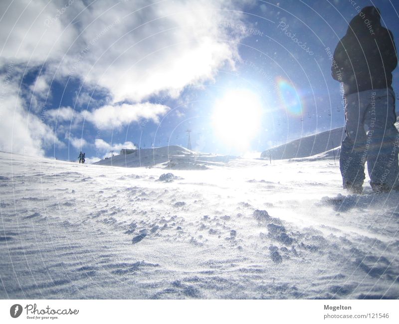 Schneepixel Winter Ferien & Urlaub & Reisen Sonne Berge u. Gebirge Himmel Gegenlicht Sonnenstrahlen Skipiste Wintersport stehen Wind kalt Wolken Außenaufnahme