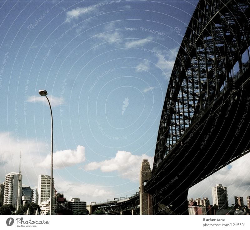 Big city light Lampe Straßenbeleuchtung Australien Harbour Bridge Wolken Sydney Brücke Hafen Skyline sidney Himmel