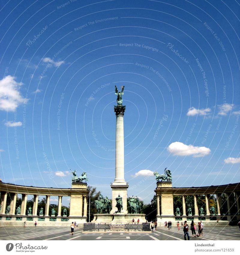 STATUE II Statue Himmel Budapest Platz Plaza historisch sky blue blau hungary Ungar place