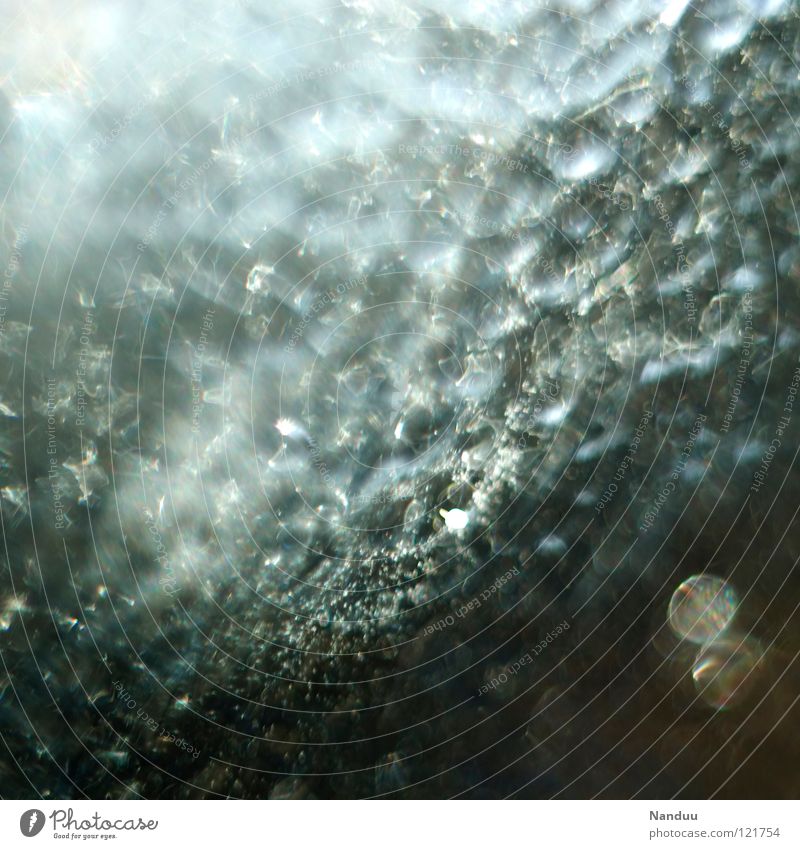 Das Tor zum Licht Glastür rau kalt hart Gegenlicht Lichtbrechung Unschärfe Tiefenschärfe Hintergrundbild Kratzer grau Ordnung Material Makroaufnahme Nahaufnahme