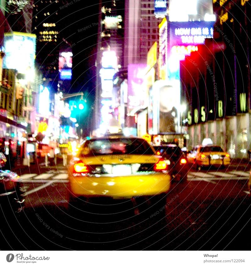 Taxi!!!! Nacht unterwegs mehrfarbig Leuchtreklame Nachtleben Lebensfreude New York City ausgehen gelb Stadtzentrum Licht Eile Freude Yellow Cab Straße