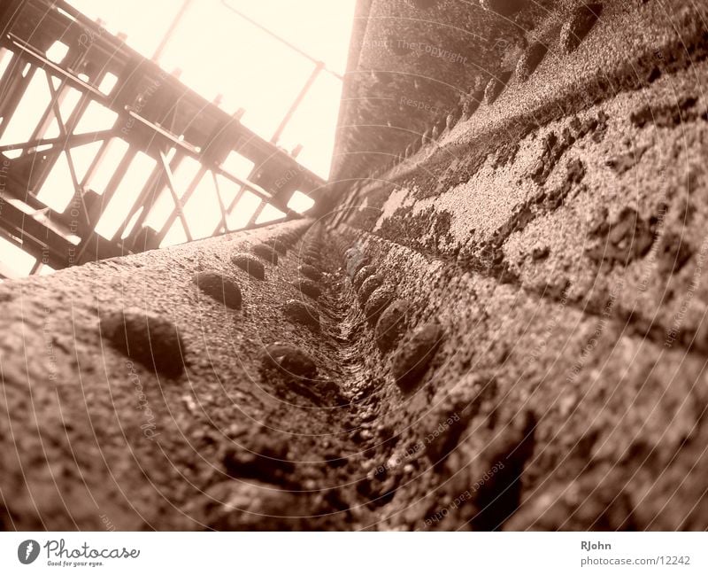 Rostig Träger Stahl rustikal historisch Brücke Niete
