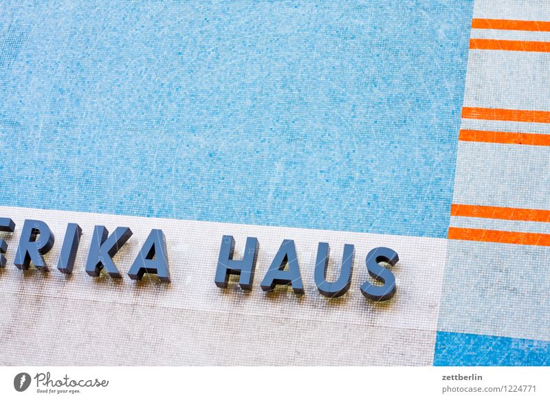 RIKA HAUS amerikahaus co berlin Kunstgalerie Fotografie Ausstellung Kultur Berlin Charlottenburg Haus Architektur modern Fassade Stars and Stripes Stil