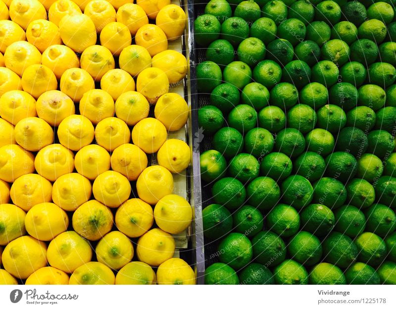 Zitronen und Limetten Lebensmittel Milcherzeugnisse Frucht Bioprodukte Vegetarische Ernährung Diät Fasten Limonade Gesundheit Wellness Umwelt Natur Baum Kalk