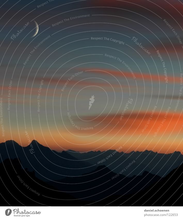 morgens 4:30 vor der Hütte Sonnenuntergang Cirrus Klimawandel Schweiz Berner Oberland wandern Bergsteigen Freizeit & Hobby Ausdauer weiß Wolken Hochgebirge