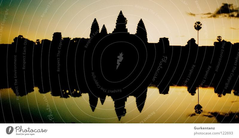 Schatten von Angkor Angkor Wat Kambodscha Asien Reflexion & Spiegelung Tempel Abenddämmerung Sonnenuntergang Abendsonne See Silhouette Duett Gegenlicht Kultur