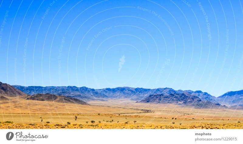 Weite Ferien & Urlaub & Reisen Tourismus Ferne Safari Umwelt Natur Landschaft Wolkenloser Himmel Klima Schönes Wetter Wärme Dürre Berge u. Gebirge Wüste Namibia