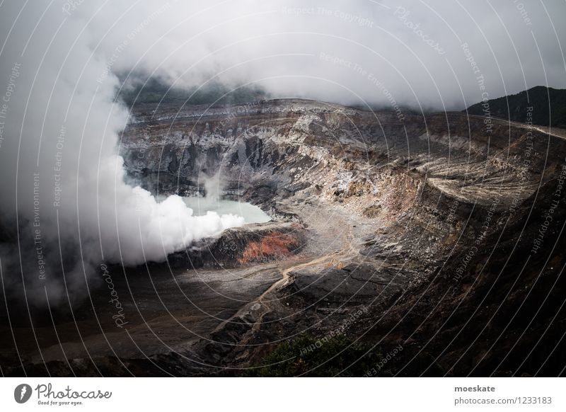 Volcan Poas Costa Rica Umwelt Urelemente Wolken Vulkan dunkel Ferien & Urlaub & Reisen Vulkan Poas Lagune Geysir Geysirbecken Nationalpark Farbfoto