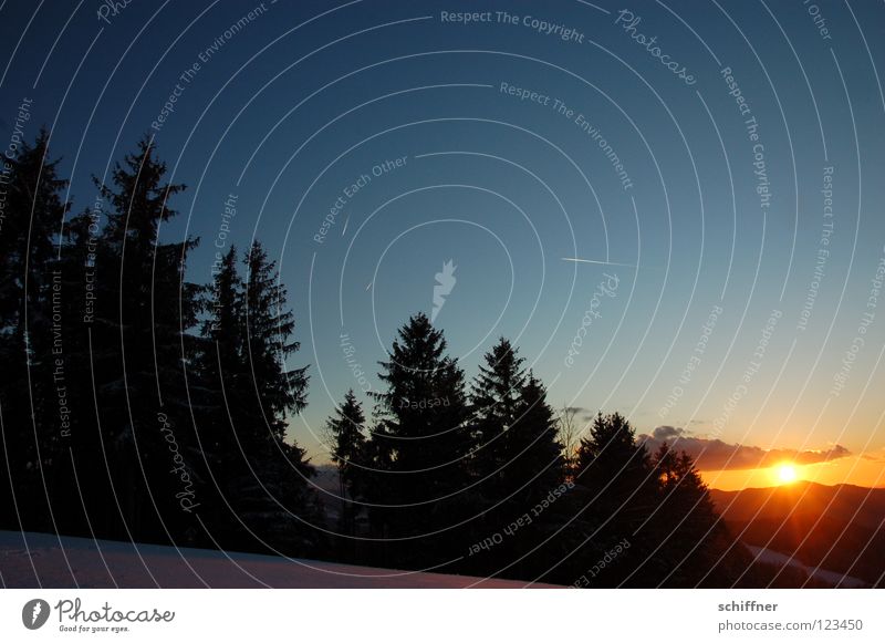 Schwarzwald-Postkarte, quer Sonnenuntergang Sonnenstrahlen Abend Wolken Ferne Erholung Gelassenheit Vergänglichkeit ruhig Hügel Mittelgebirge Farbverlauf Baum